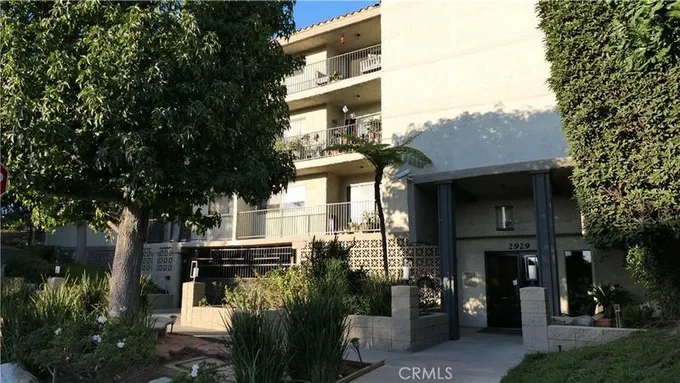 2929 Waverly Drive, Unit 304, Los Angeles, CA 90039 for Sale