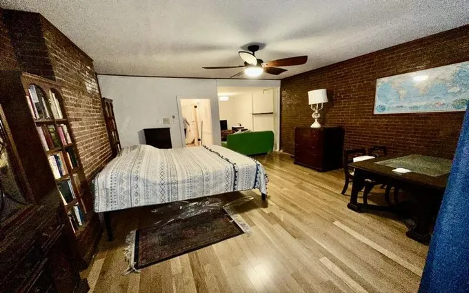 Rental listing in Upper West Side, Manhattan. Contact the landlord or property manager direct about rental.