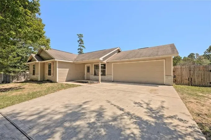 10652 Royal Tricia Dr, Conroe, TX 77303 for Rent