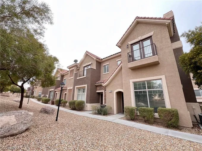 330 Fountain Crossing Lane, Henderson, NV 89074 for Rent