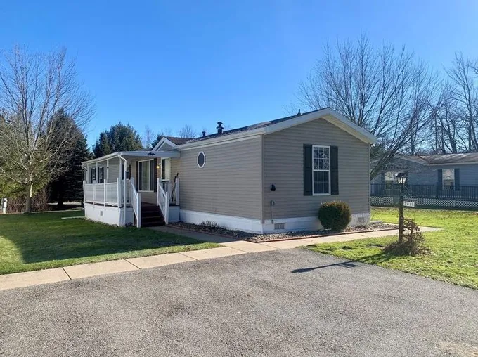 7411 Hollydale Dr, Summit Twp - ERI, PA 16509 - MLS 1639985 for Sale