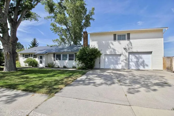 8Th, GILLETTE, WY 82716  622457766 for Sale