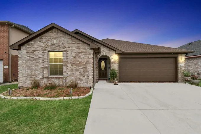 10711 Ocelot Ln, Houston, TX 77034 for Sale
