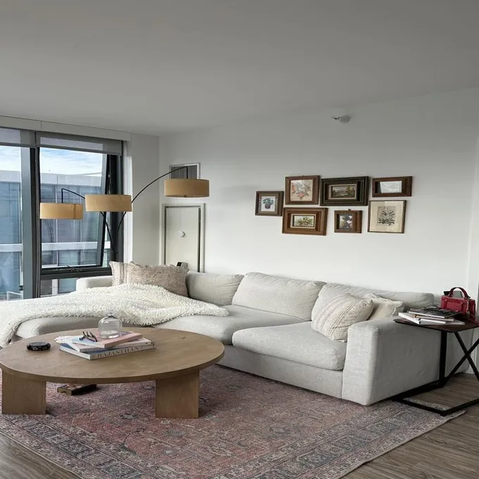Rental listing in Near South, Downtown. Contact the landlord or property manager direct about rental.