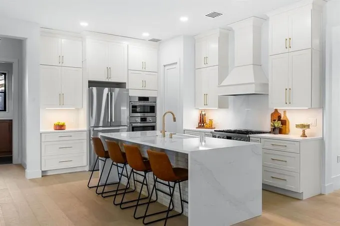 8212 Briarwood Ln, Austin, TX 78757 for Sale