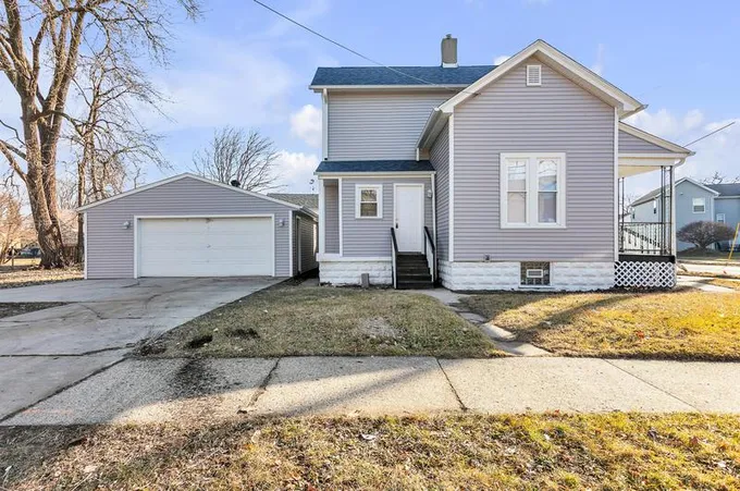 1214 63rd St, Kenosha, WI 53143 - MLS 1864073 for Sale