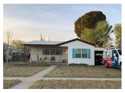 W 8th St for Sale