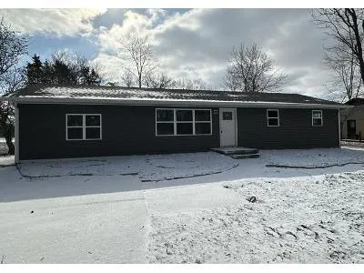 E Grand Ave for Sale