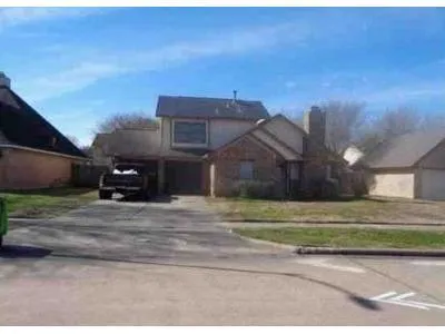 Pine Hollow Dr for Sale