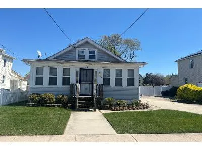 N 4th St for Sale