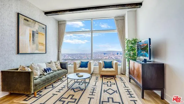 900 W Olympic 32F, Los Angeles CA 90015 for Sale