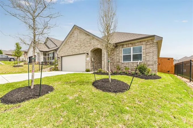 670 Red Elm Lane, Conroe, TX 77304 for Rent