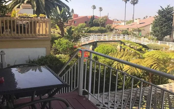 Rental listing in Venice, West Los Angeles. Contact the landlord or property manager direct about rental.