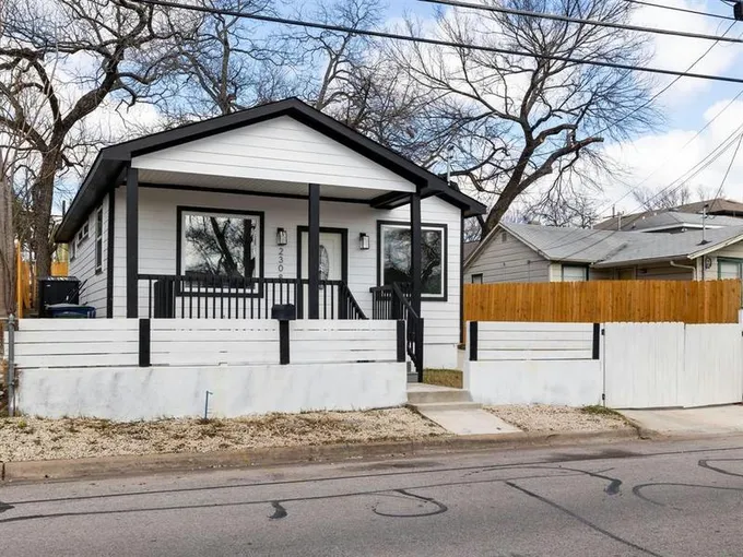 2308 SANTA MARIA ST, Austin, TX 78702 Single Family Residence For Sale  MLS# 4731243 for Rent