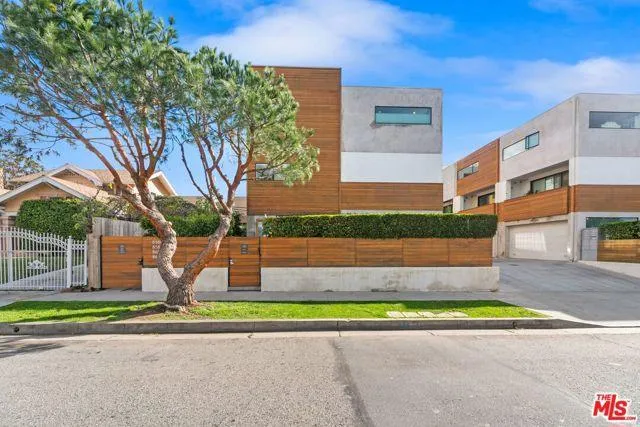 862 S Wilton, Los Angeles CA 90005 for Sale