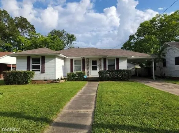 402 W 27th Ave - Pine Bluff, AR 71601 - Home For Rent
