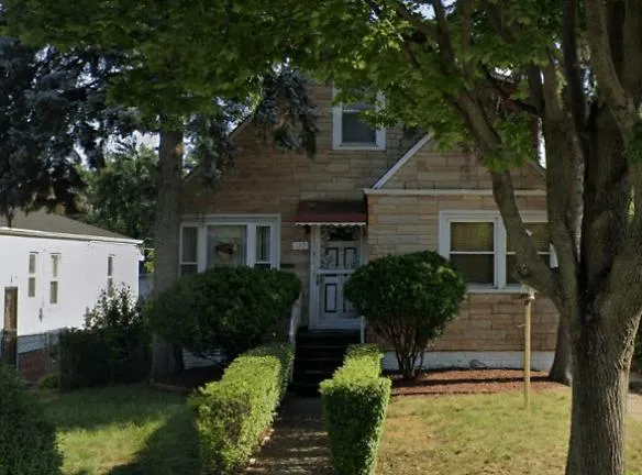 135 E 122nd Pl - Chicago, IL 60628 - Home For Rent