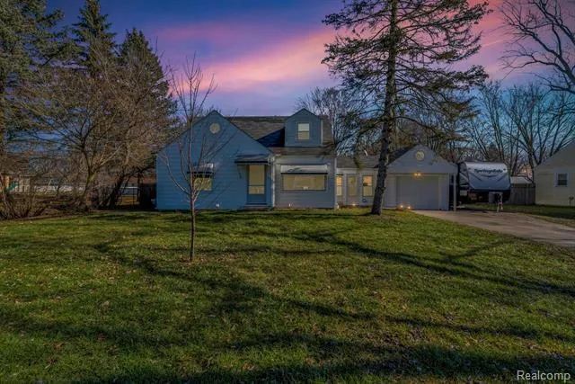 2100 WILMAR ST, Burton, MI 48509 Single Family Residence For Sale  MLS# 20240007208