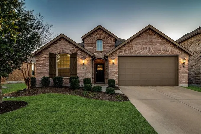 5285 Canfield Ln, Forney, TX 75126 for Sale