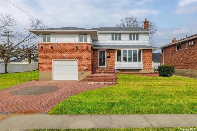 104 Stephen Street, Levittown, NY 11756  624457761 for Sale