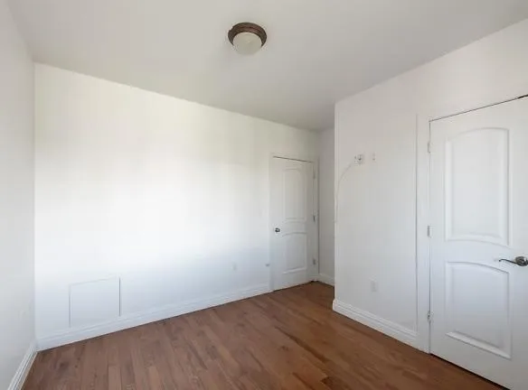 25-25 Newtown Ave unit 4BUnit 4B - Queens, NY 11102 - Home For Rent