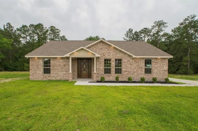 68 Westwood Dr E, Trinity, TX 75862 for Sale
