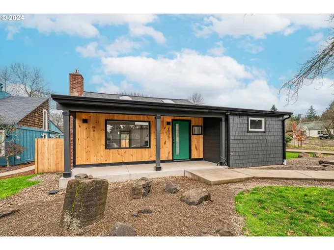 2635 JACKSON ST, Eugene OR 97405 for Sale