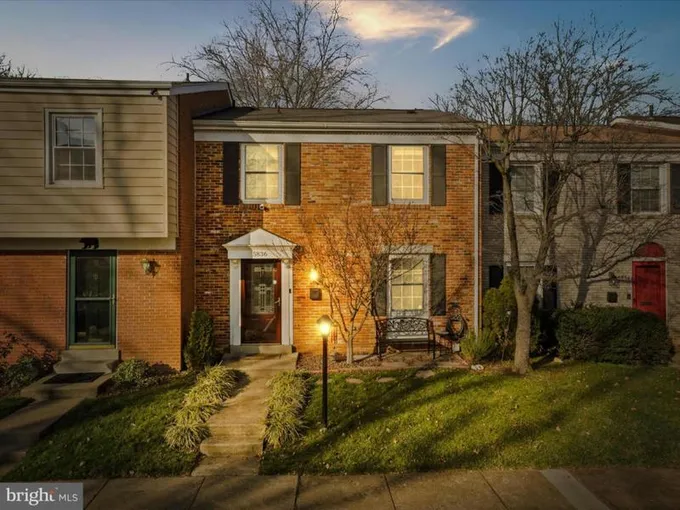 5836 WYOMISSING CT, ALEXANDRIA, VA 22303 Single Family Residence For Sale  MLS# VAFX2160934