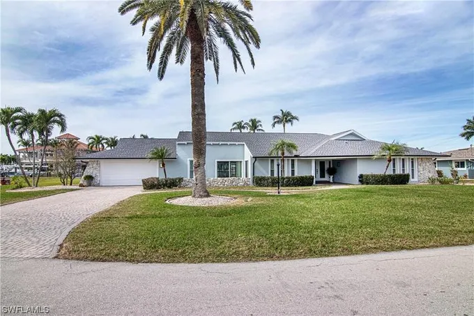 5374 Colonade Court, Cape Coral, FL 33904 for Sale