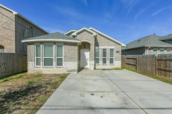 8135 Chateau St, Houston, TX 77028 - MLS 73501135 for Sale