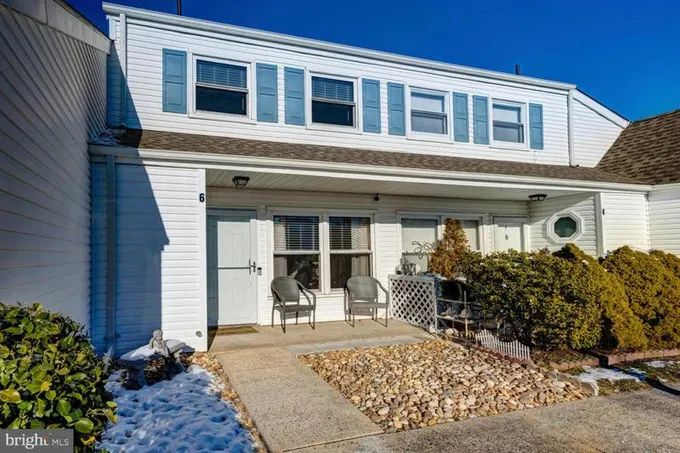 6 MEDITERRANEAN CT, BARNEGAT, NJ 08005 Condominium For Sale  MLS# NJOC2023464