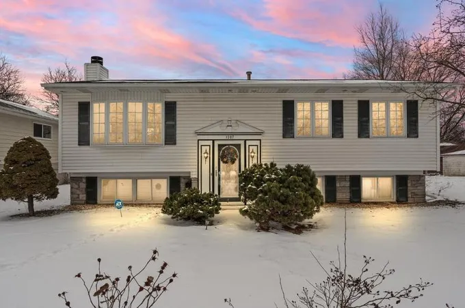 1207 N Arbogast St, Griffith, IN 46319 - MLS 544208 for Sale