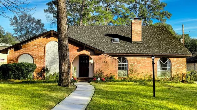 323 Enchanted Trail Dr, Spring, TX 77388 for Sale