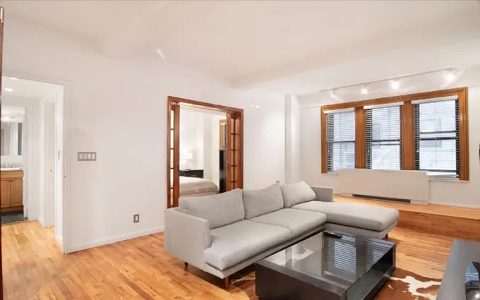 Rental listing in Midtown-West, Manhattan. Contact the landlord or property manager direct about rental.