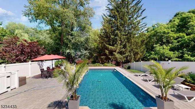 398 BURLINGTON RD, Paramus Boro, NJ 07652 Single Family Residence For Sale  MLS# 3855620