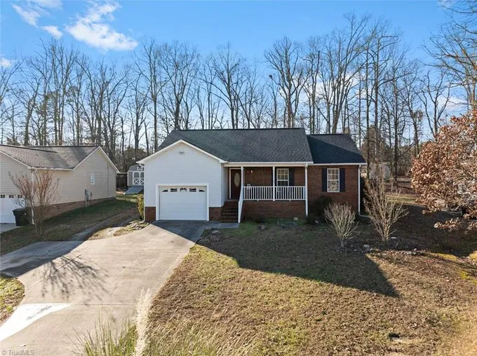 9 Johnia Court, Thomasville, NC 27360 for Sale