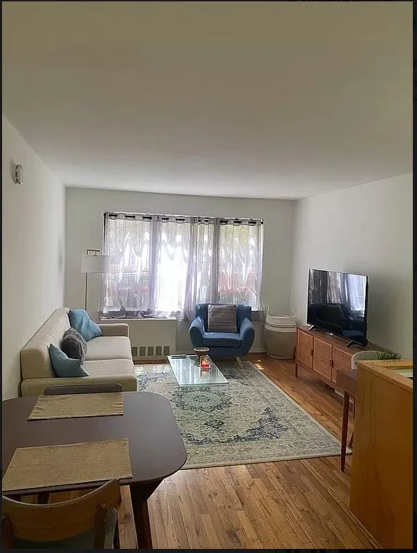 Rental listing in Upper East Side, Manhattan. Contact the landlord or property manager direct about rental.