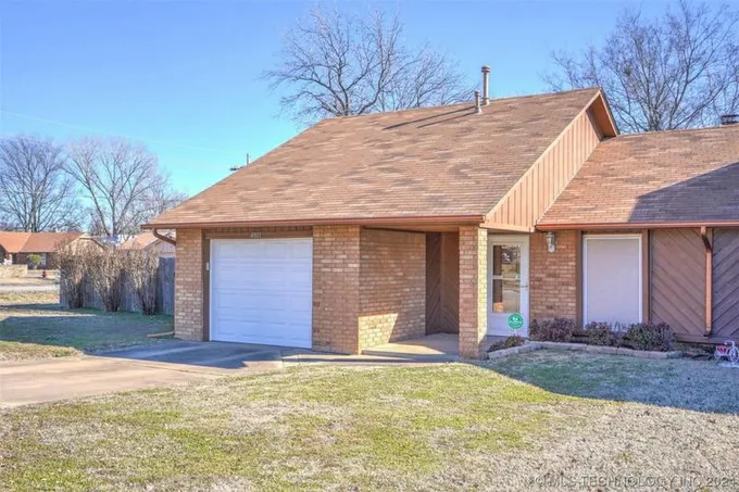 4801 S GUM AVE, Broken Arrow, OK 74011 Single Family Residence For Sale  MLS# 2402674