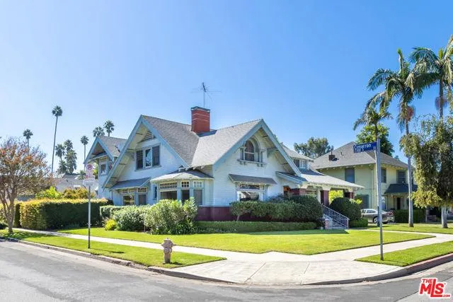 2326 W 23rd, Los Angeles CA 90018 for Sale