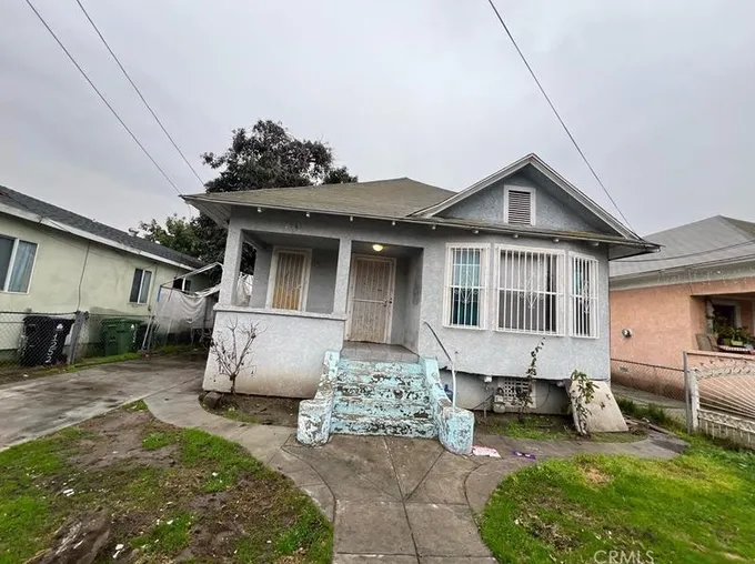 1246 E 35th St, Los Angeles, CA 90011 - MLS IG24013446 for Sale