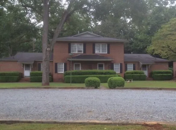 910 Hanbird Dr - Americus, GA 31709 - Home For Rent