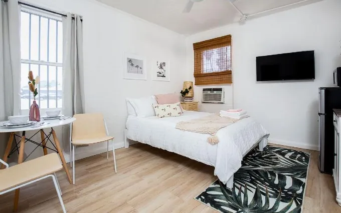 Rental listing in Koreatown, Metro Los Angeles. Contact the landlord or property manager direct about rental.