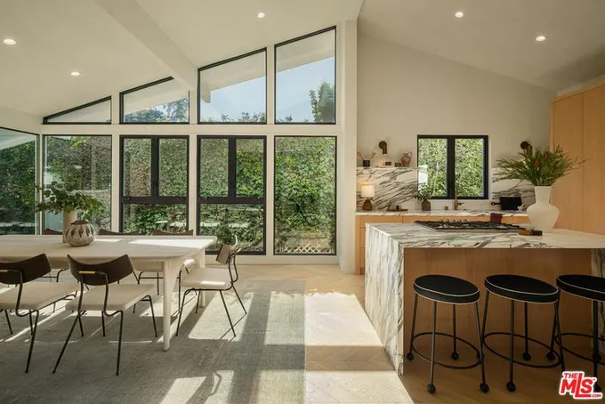 2221 Bowmont Drive, Beverly Hills, CA 90210 for Sale