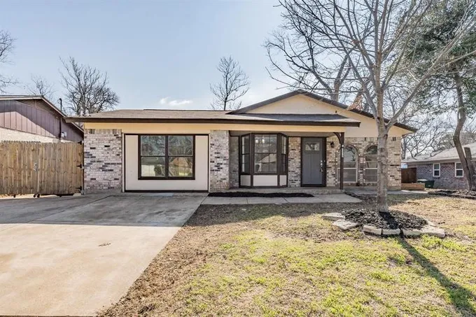 7212 Cordes Ct, Fort Worth, TX 76112 for Sale