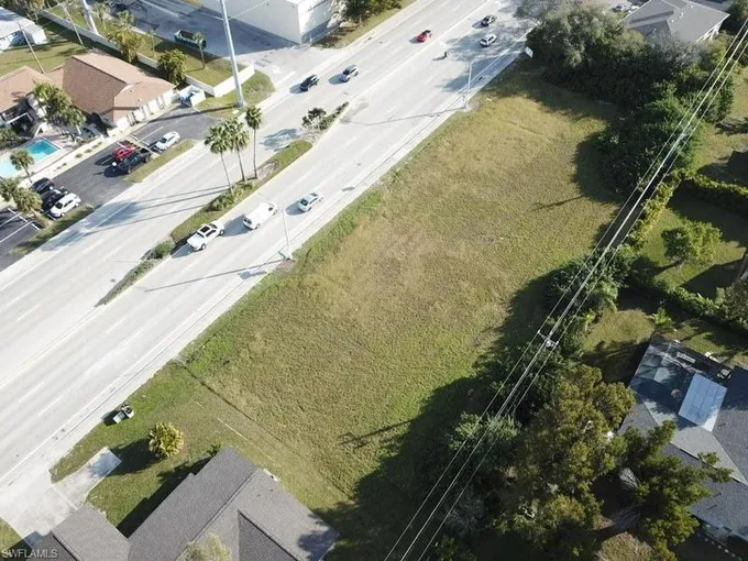 152 Cape Coral Parkway West, Cape Coral, FL 33914 for Sale