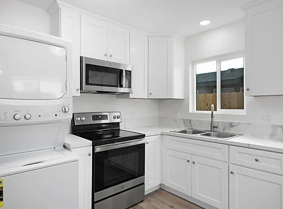 1135 Florida St - Imperial Beach, CA 91932 - Home For Rent