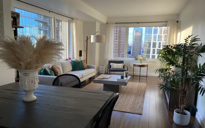 Rental listing in Brooklyn Heights, Brooklyn. Contact the landlord or property manager direct about rental.