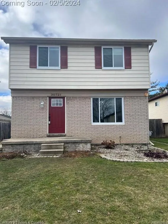 30721 Osmun St, Madison Heights, MI 48071 - MLS 20240005072 for Sale