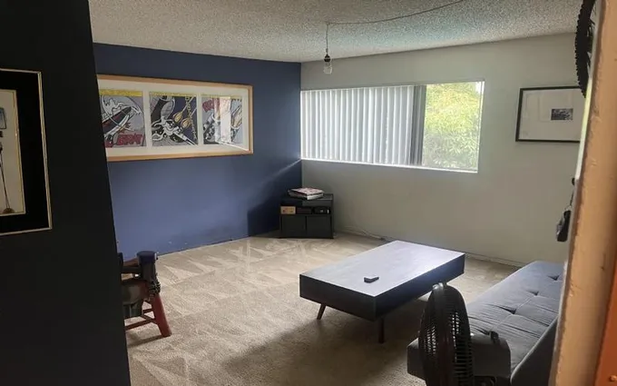 Rental listing in Hollywood, Metro Los Angeles. Contact the landlord or property manager direct about rental.