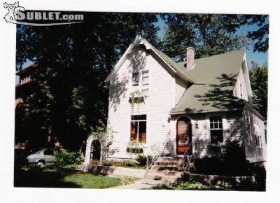 Rental listing in Evanston, North Suburbs. Contact the landlord or property manager direct about rental.